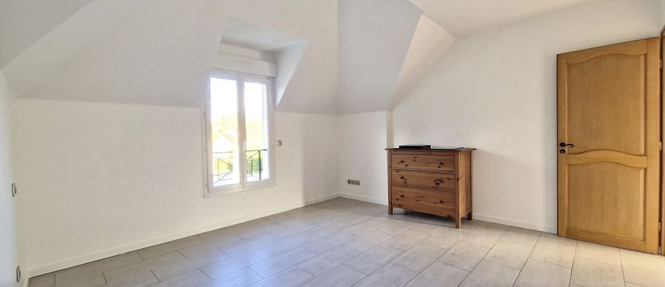 Maison 8 pièces de 203 m² à Saint-Fargeau-Ponthierry (77310)