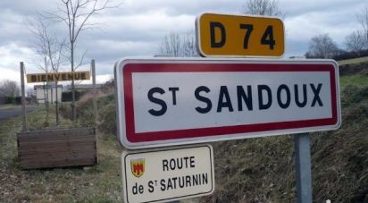 Land of 1,511 m² in Saint-Sandoux (63450)