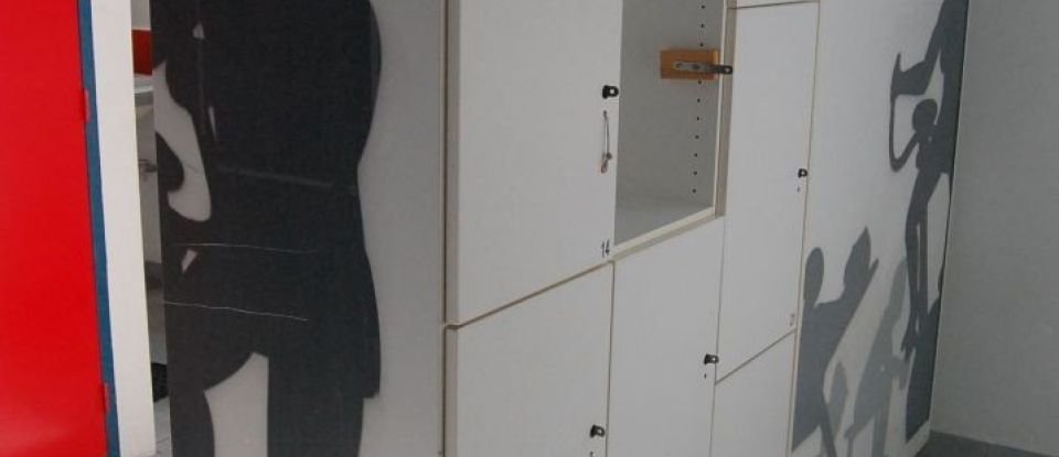 Loft 1 room of 315 m² in Millau (12100)