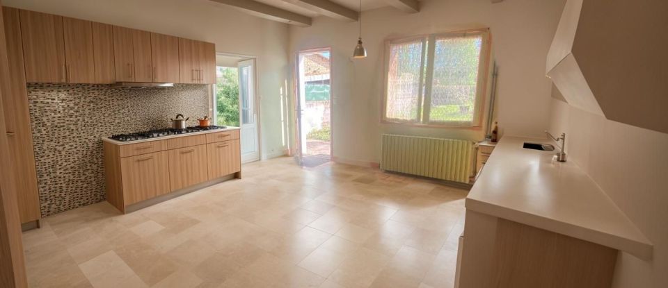 Maison 4 pièces de 130 m² à Clussais-la-Pommeraie (79190)
