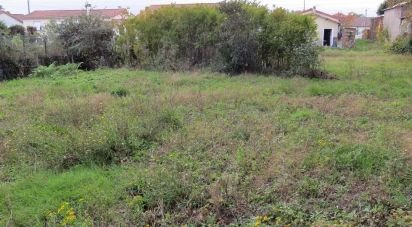 Land of 1,000 m² in Parthenay (79200)