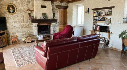 House 5 rooms of 162 m² in Parthenay (79200)