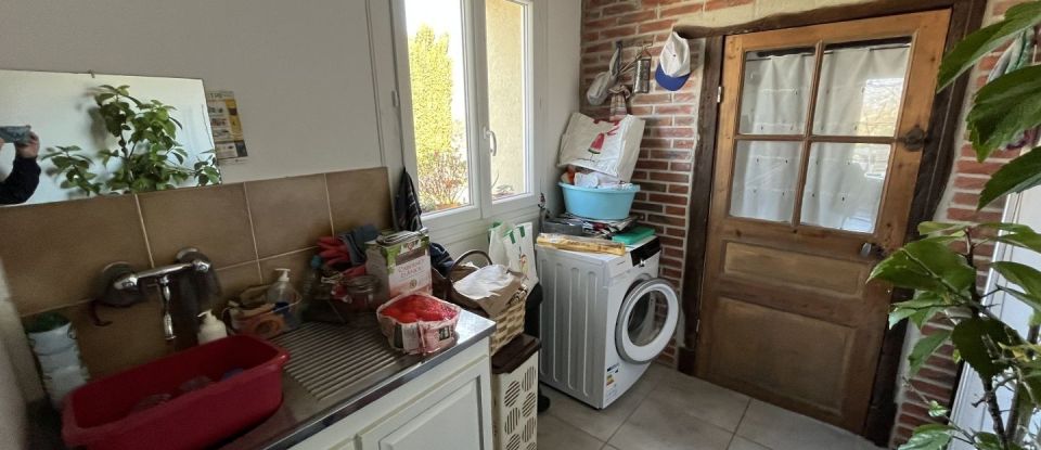 House 5 rooms of 162 m² in Parthenay (79200)