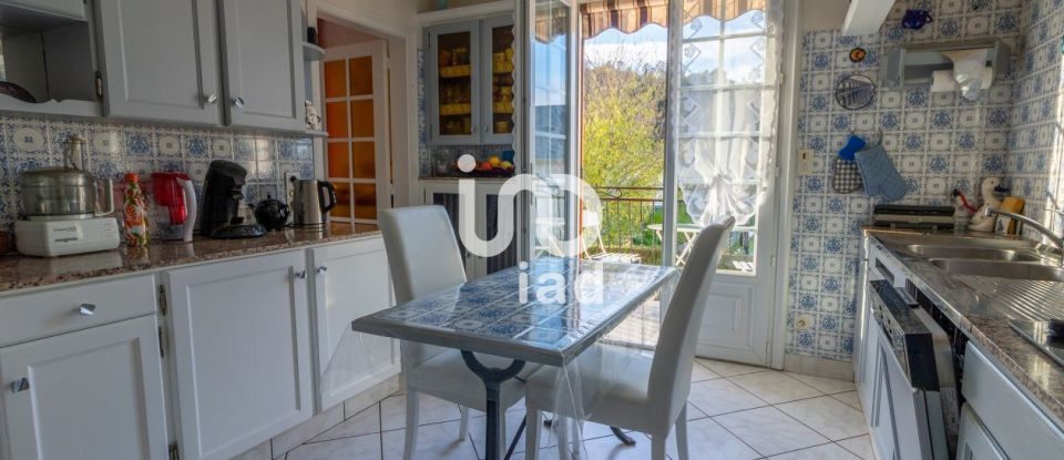 House 9 rooms of 158 m² in Ivry-la-Bataille (27540)