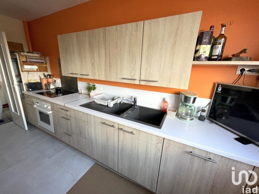 Apartment 4 rooms of 77 m² in Orléans (45000)