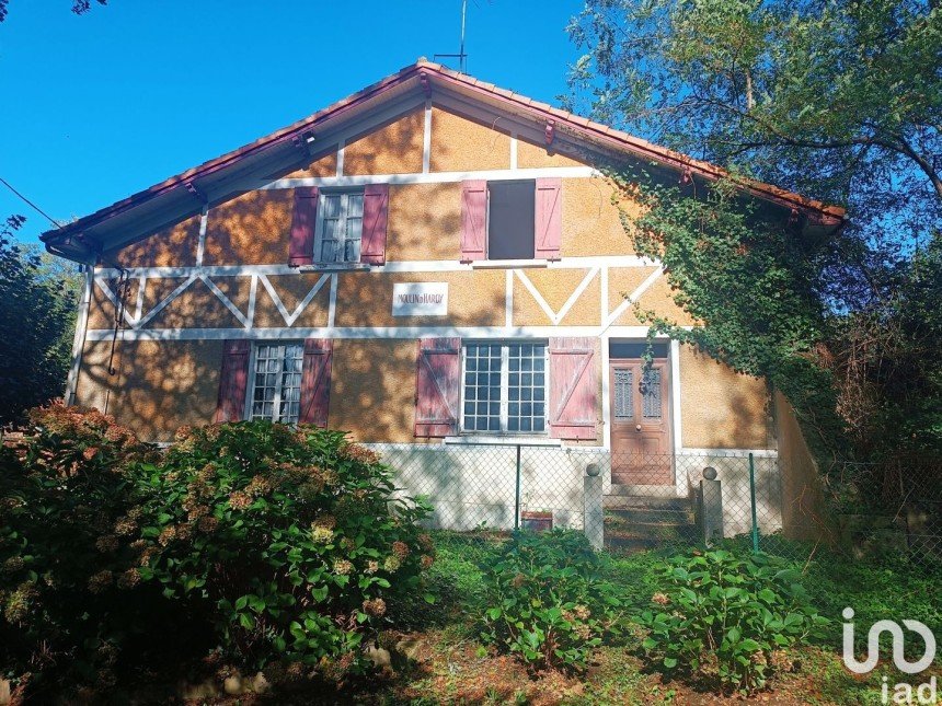 Maison traditionnelle 8 pièces de 196 m² à Saint-Paul-lès-Dax (40990)