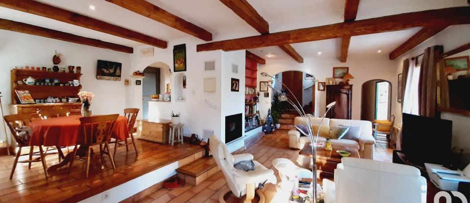 House 4 rooms of 129 m² in L'Isle-sur-la-Sorgue (84800)