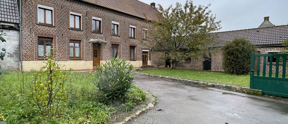 House 14 rooms of 197 m² in Lillers (62190)