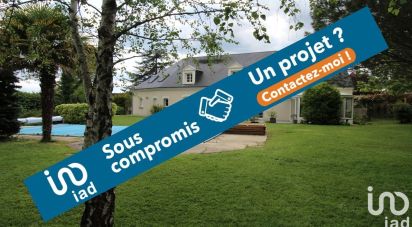 Pavilion 10 rooms of 230 m² in Saint-Roch (37390)