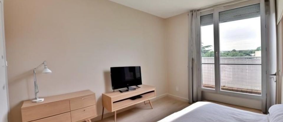 Apartment 3 rooms of 72 m² in Pontault-Combault (77340)