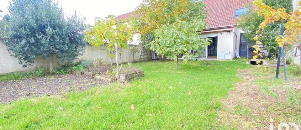 House 6 rooms of 143 m² in Trappes (78190)