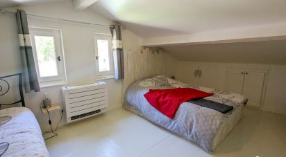 House 6 rooms of 180 m² in Saint-Cyr-les-Vignes (42210)
