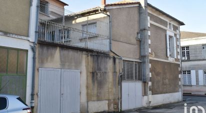 House 6 rooms of 201 m² in La Couronne (16400)