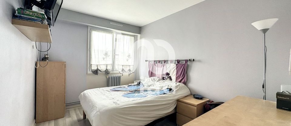 Apartment 4 rooms of 80 m² in - (91000)
