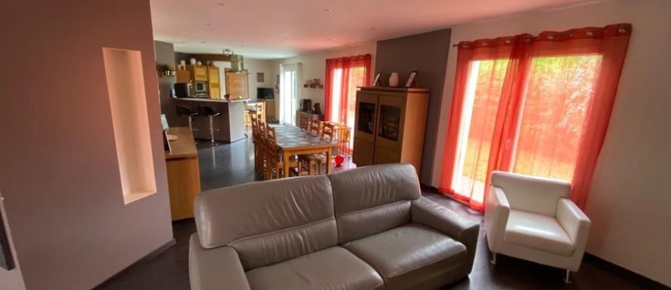 House 8 rooms of 244 m² in Bayeux (14400)