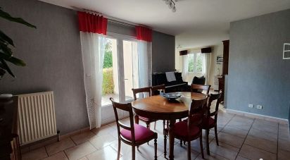 House 8 rooms of 167 m² in Saint-Memmie (51470)
