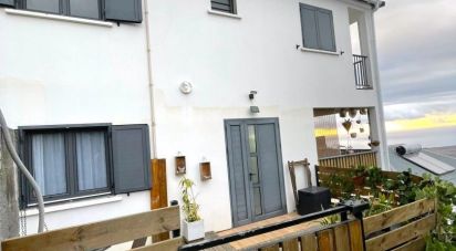 House 4 rooms of 90 m² in Saint-Paul (97460)
