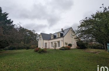 House 7 rooms of 225 m² in Vendôme (41100)