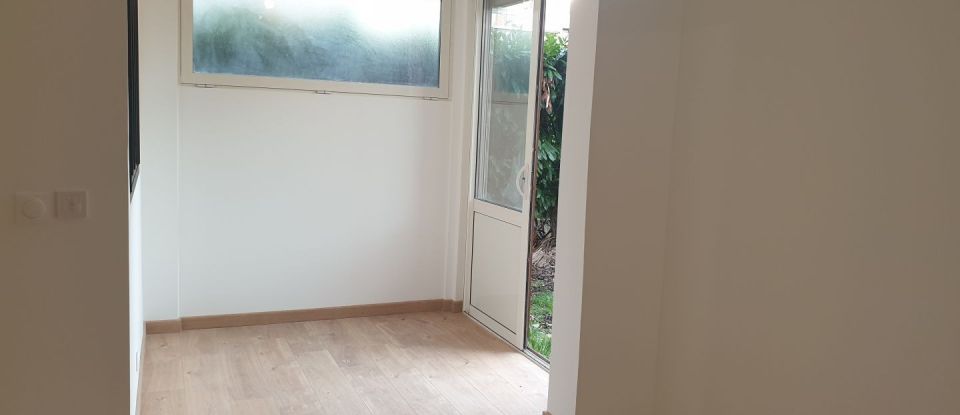 Apartment 2 rooms of 56 m² in Courcouronnes (91080)
