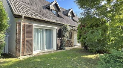 Maison 8 pièces de 222 m² à Soisy-sur-Seine (91450)