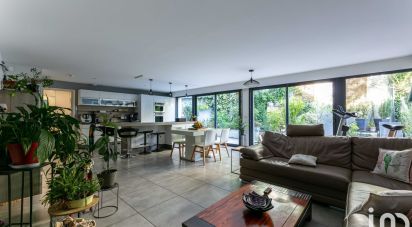 Appartement 6 pièces de 174 m² à Bordeaux (33800)