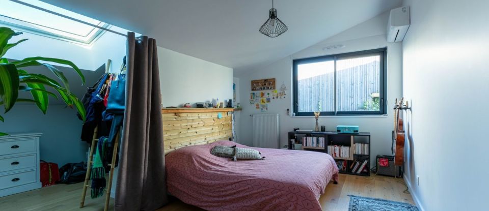 Appartement 6 pièces de 174 m² à Bordeaux (33800)