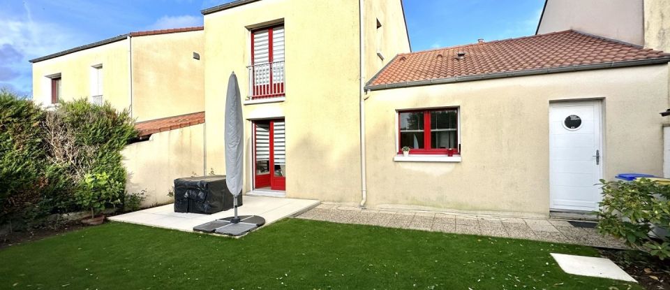 House 4 rooms of 85 m² in Rezé (44400)