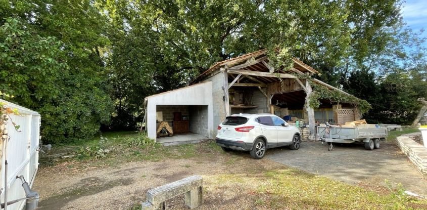 House 7 rooms of 233 m² in Saint-Hippolyte (17430)