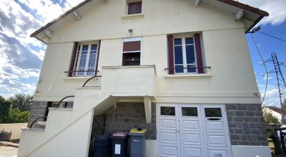 House 5 rooms of 104 m² in Désertines (03630)