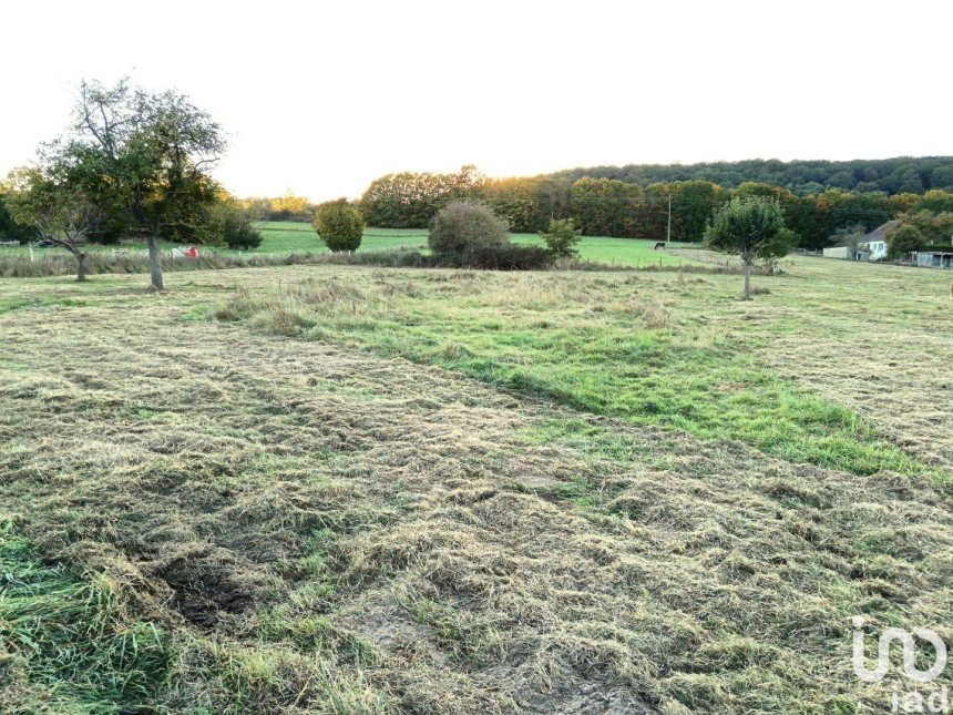 Land of 3,220 m² in Acquigny (27400)