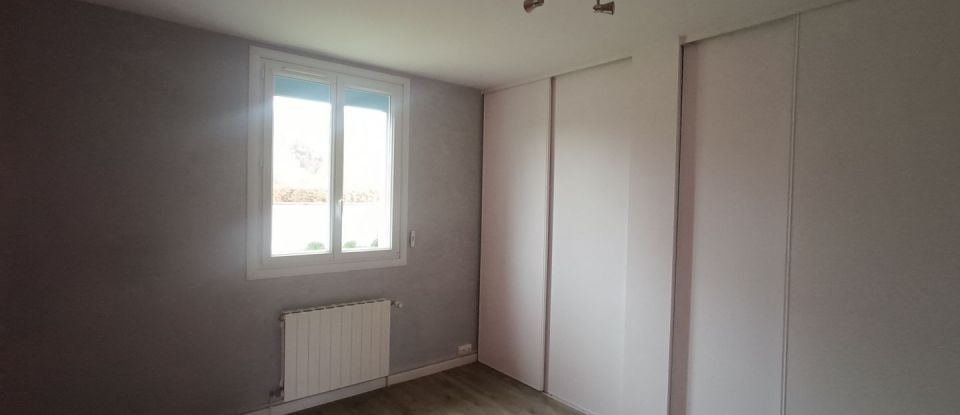 House 7 rooms of 148 m² in Vouillon (36100)