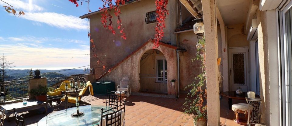 House 6 rooms of 192 m² in Grasse (06520)