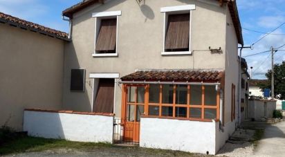 House 4 rooms of 86 m² in Villemain (79110)