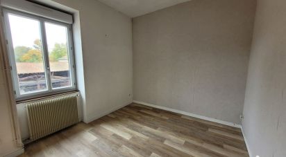 Apartment 1 room of 25 m² in Sain-Bel (69210)