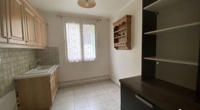 Apartment 3 rooms of 82 m² in Vichy (03200)