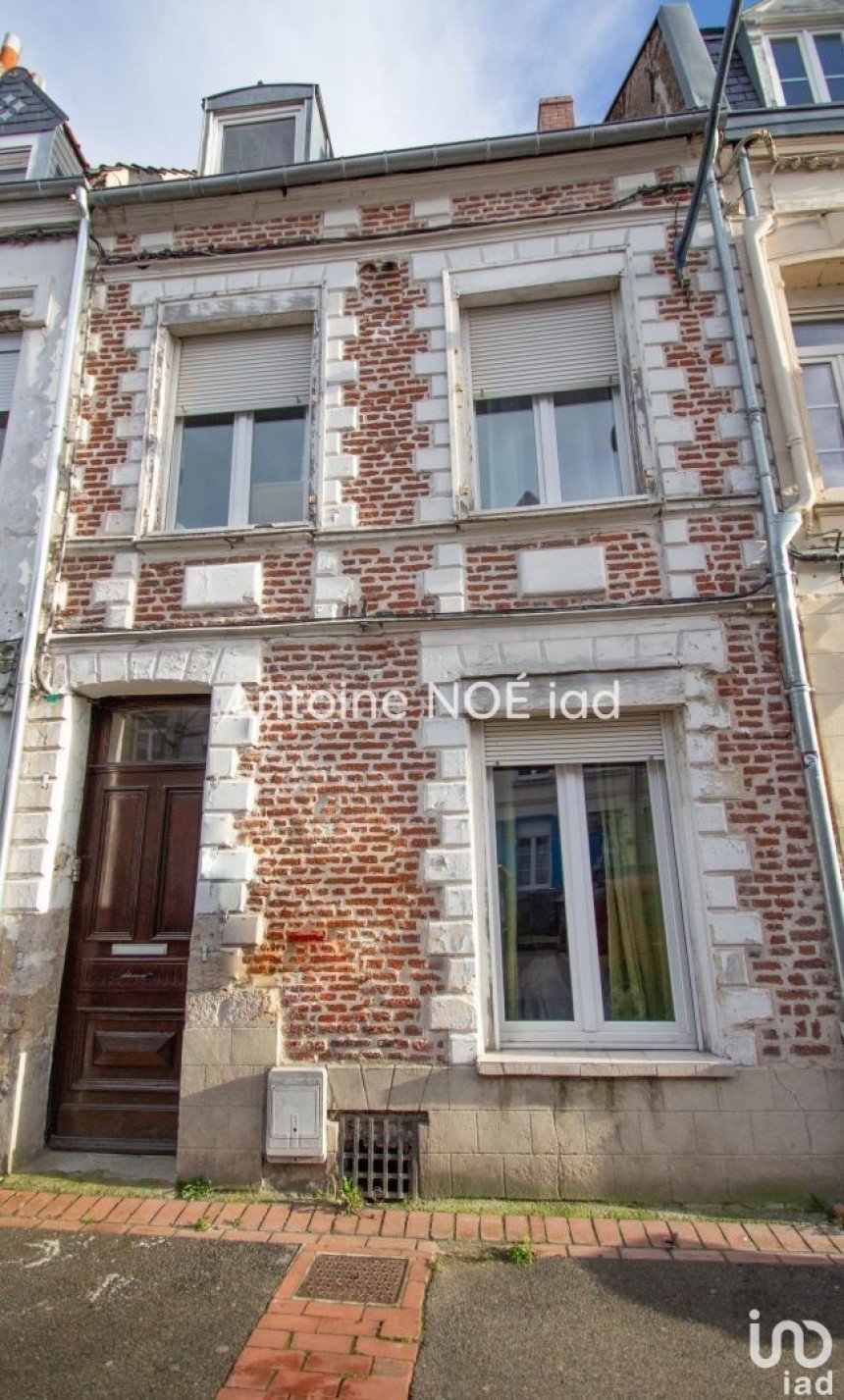Building in Arras (62000) of 123 m²