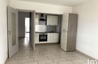 Apartment 2 rooms of 40 m² in Moulins (03000)