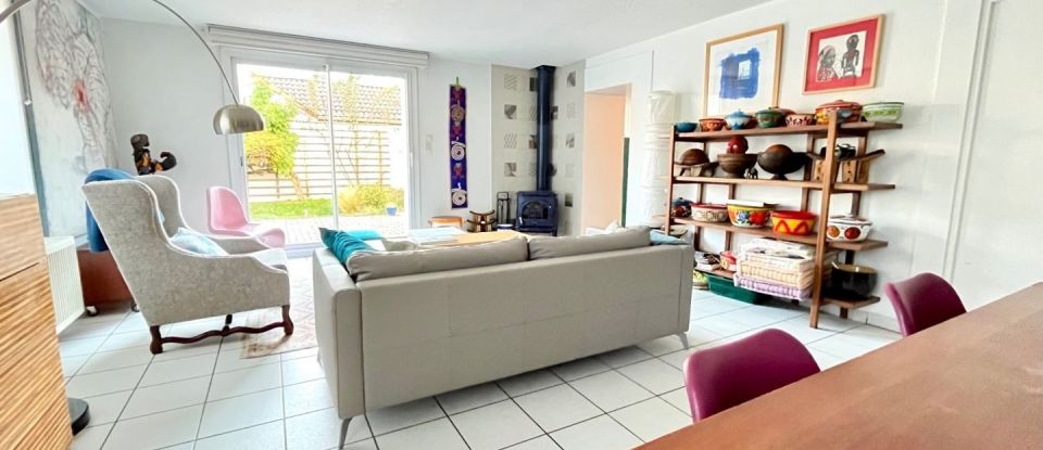 House 7 rooms of 159 m² in Veauche (42340)