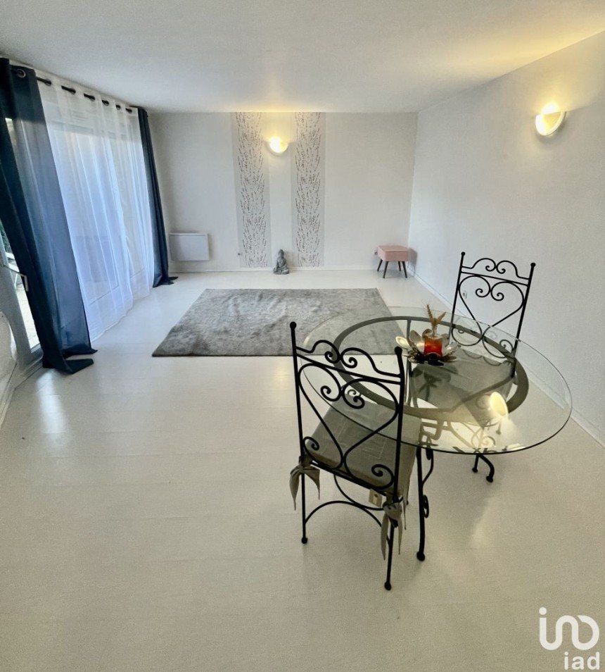 Apartment 2 rooms of 50 m² in Morangis (91420)