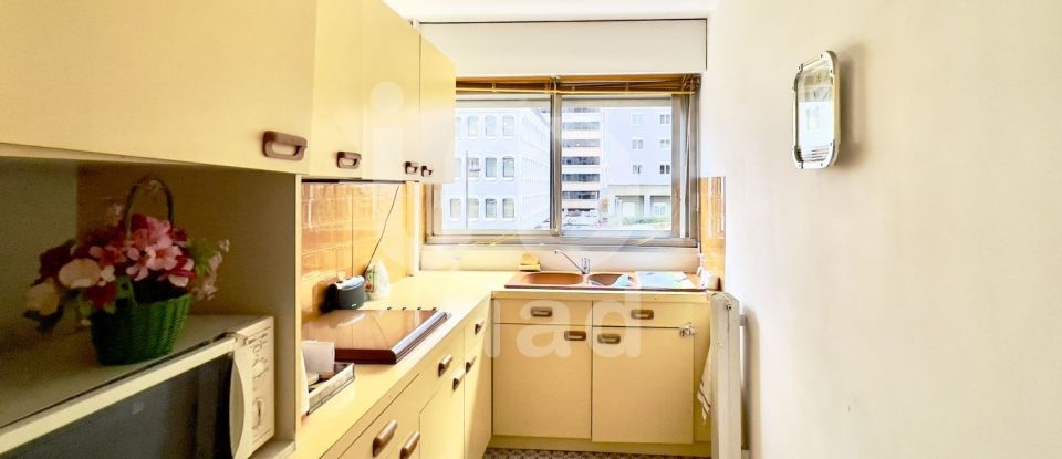 Apartment 2 rooms of 46 m² in Paris (75015)