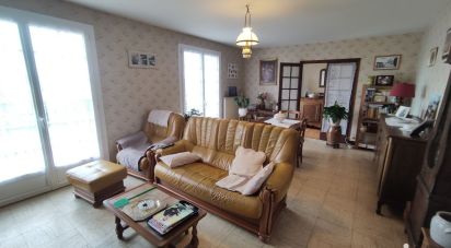 House 5 rooms of 99 m² in Montmorillon (86500)