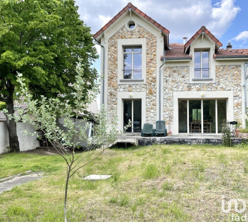 Maison 7 pièces de 160 m² à Villiers-sur-Marne (94350)