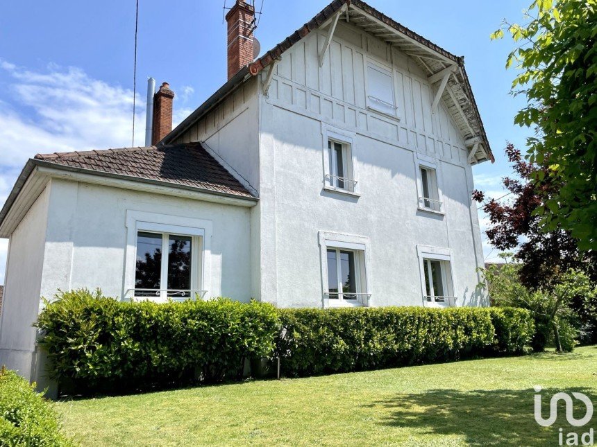 House 10 rooms of 193 m² in Gueugnon (71130)