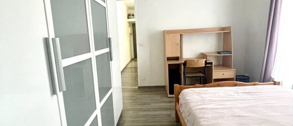 Apartment 2 rooms of 37 m² in L'Haÿ-les-Roses (94240)