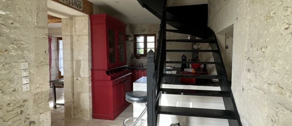 House 6 rooms of 260 m² in Épargnes (17120)