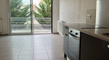 Apartment 3 rooms of 58 m² in La Rochelle (17000)