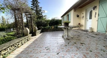 Traditional house 5 rooms of 124 m² in Saint-Martin-de-Bernegoue (79230)