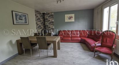 House 4 rooms of 106 m² in Puiseaux (45390)