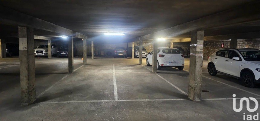 Parking of 14 m² in Puteaux (92800)