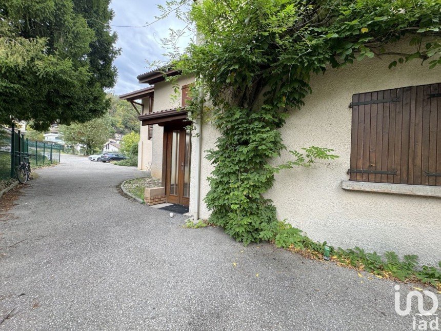 Building in Corenc (38700) of 162 m²
